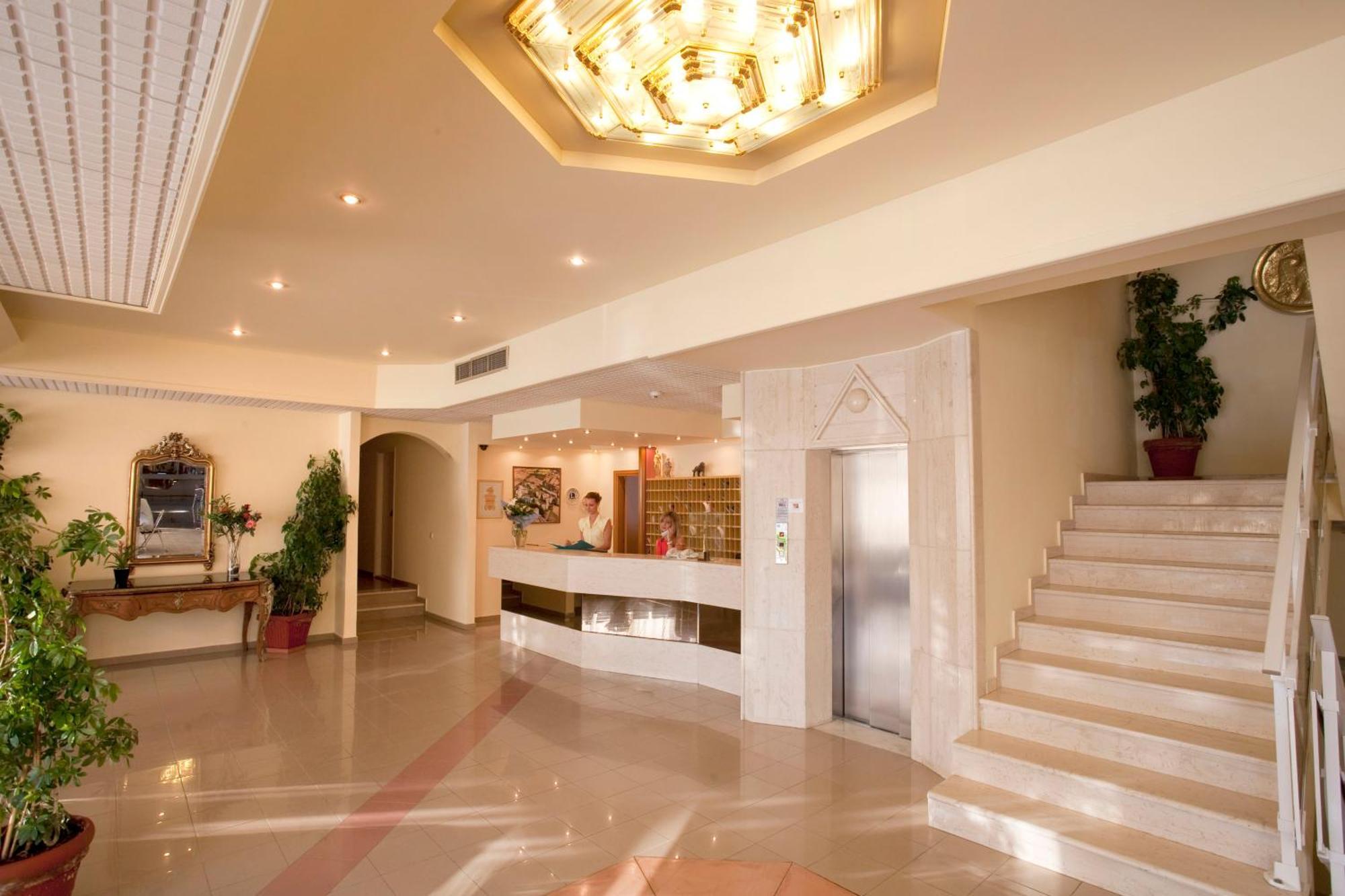 Golden Odyssey Hotel Колимбия Екстериор снимка