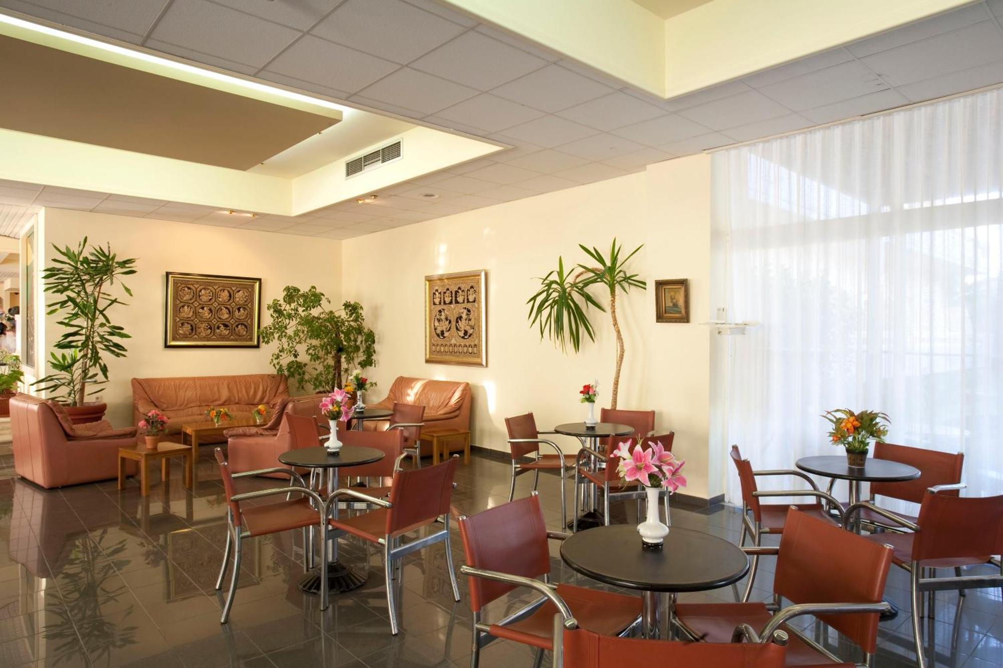 Golden Odyssey Hotel Колимбия Екстериор снимка